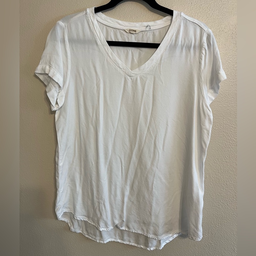 White Flowy top